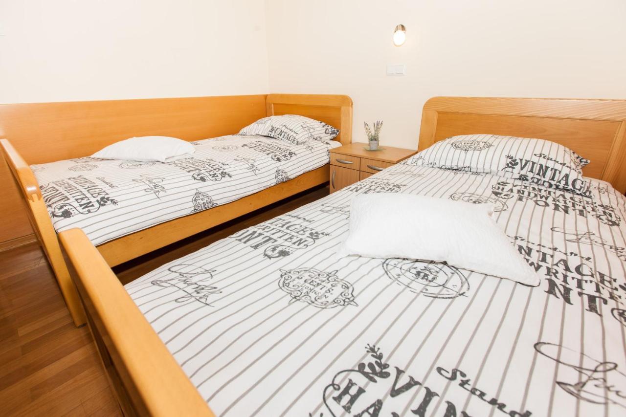 מאלינסקה B&B Pansion Vago מראה חיצוני תמונה