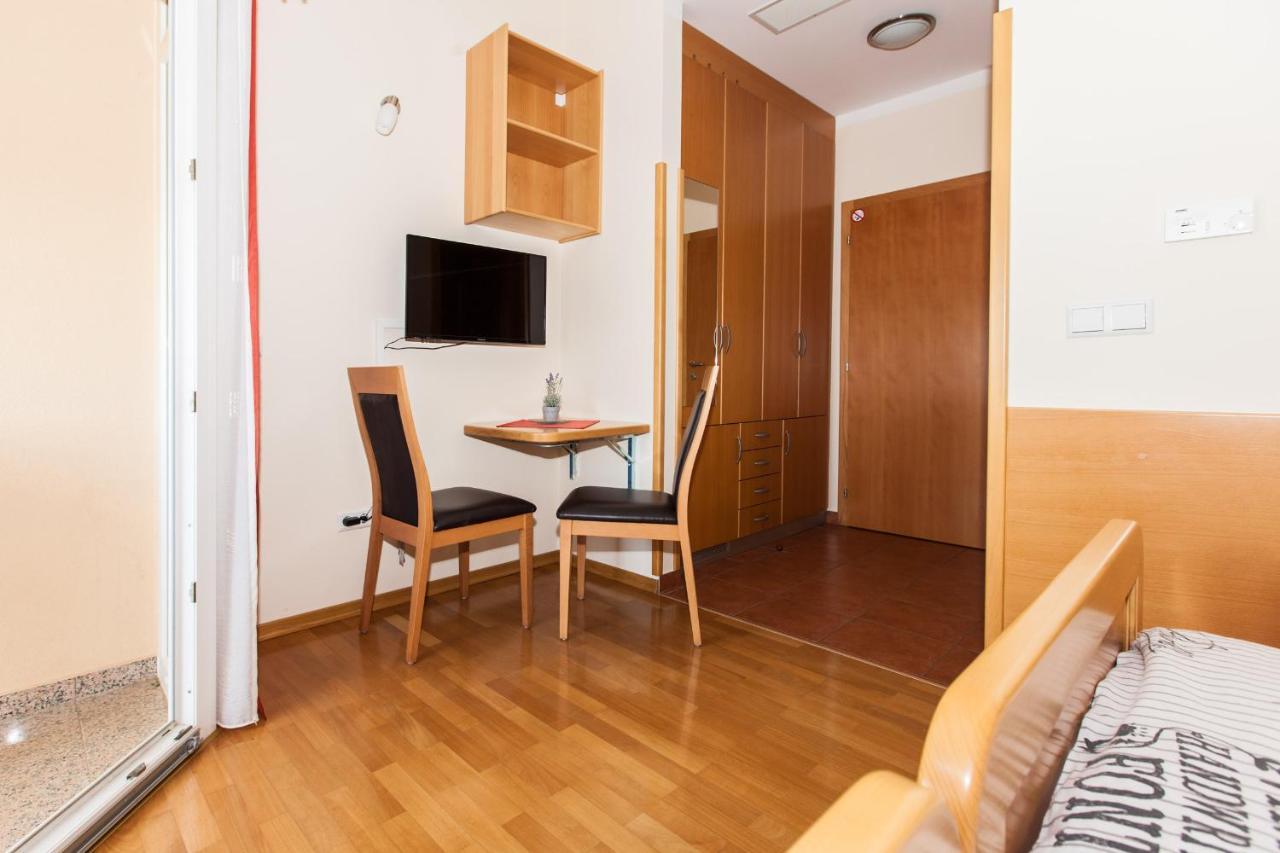 מאלינסקה B&B Pansion Vago מראה חיצוני תמונה